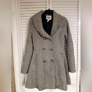 Bethany Mota Womens Coat Black and White design size small